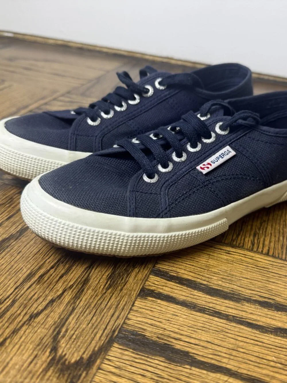 Superga womens S000010 Sneaker White Navy Size 39 US Size 8.5